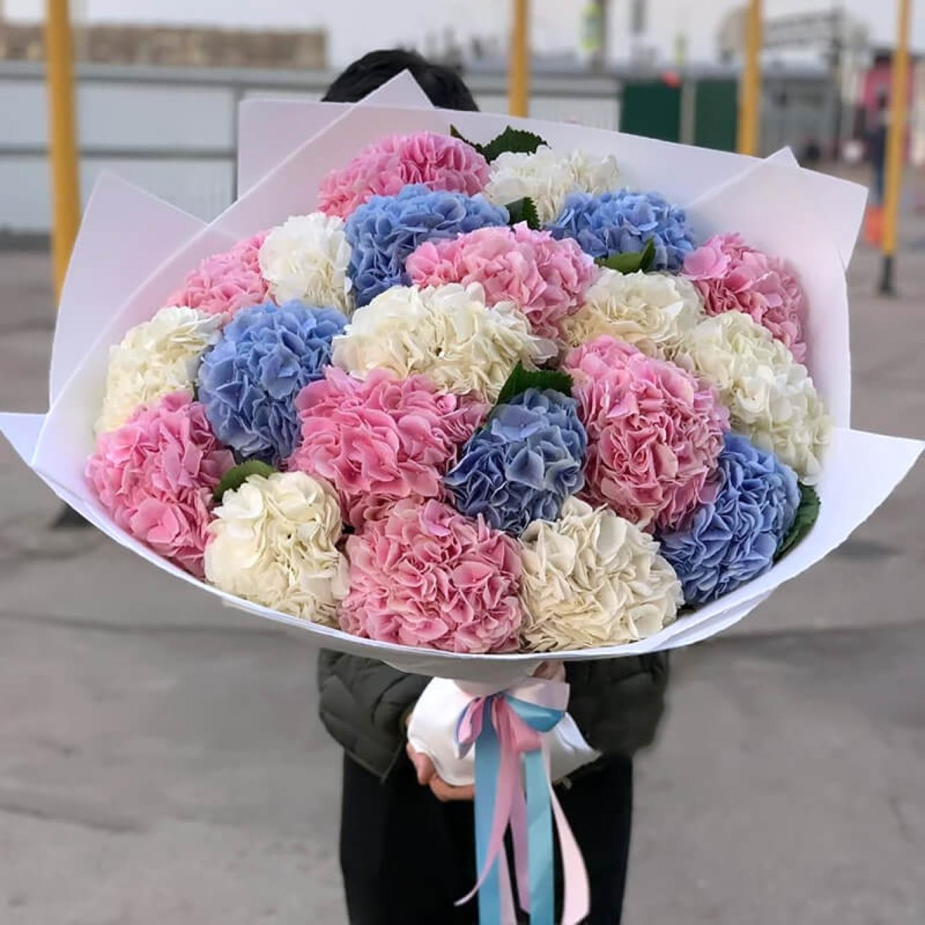 Why Do Hydrangeas Wilt So Quickly in Bouquets?