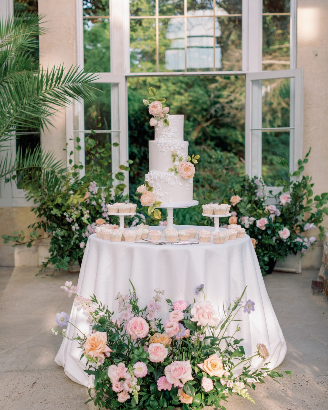 3. Premium Floral Package - AVAFlowersUSA