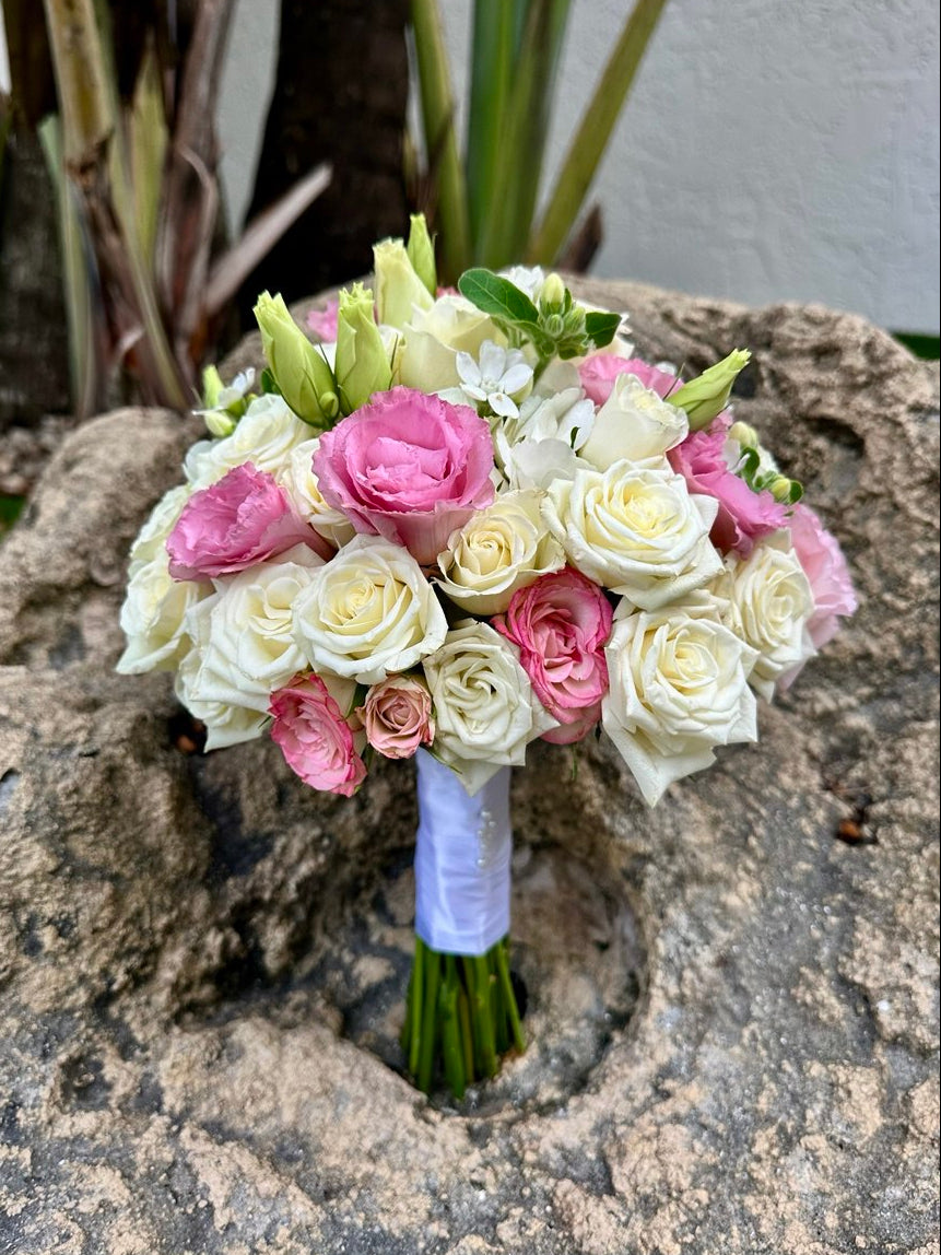 Bride's wedding bouquet "Melissa" - AVAFlowersUSA
